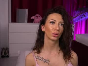 isRubyFever webcam livesex profile in brunette cams